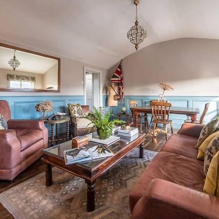 Sarah'S - A Townhouse Apartment In Georgian Holt โฮลท์ ภายนอก รูปภาพ