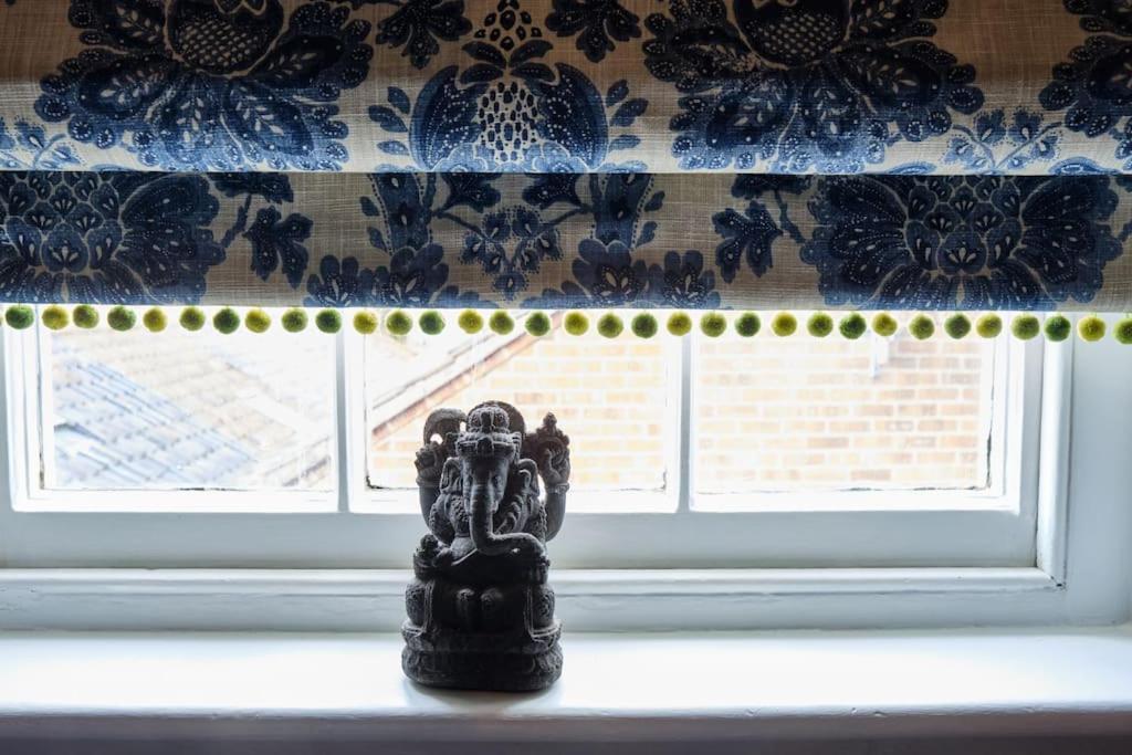 Sarah'S - A Townhouse Apartment In Georgian Holt โฮลท์ ภายนอก รูปภาพ