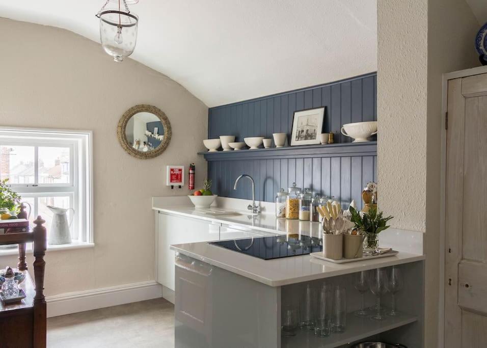 Sarah'S - A Townhouse Apartment In Georgian Holt โฮลท์ ภายนอก รูปภาพ