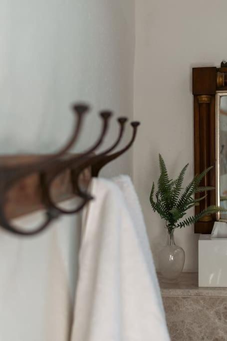 Sarah'S - A Townhouse Apartment In Georgian Holt โฮลท์ ภายนอก รูปภาพ