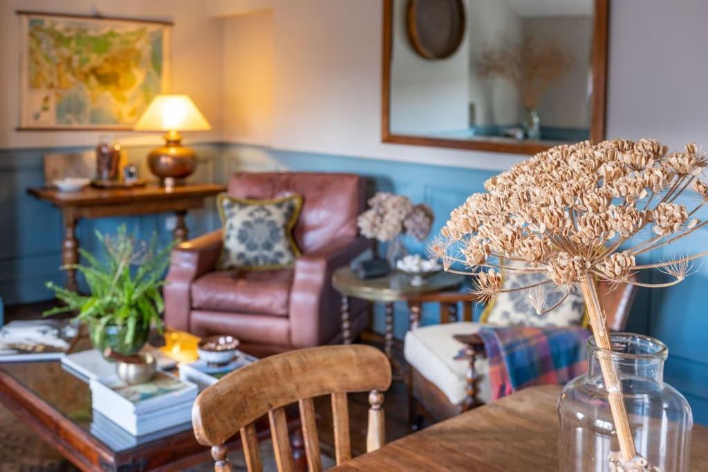 Sarah'S - A Townhouse Apartment In Georgian Holt โฮลท์ ภายนอก รูปภาพ